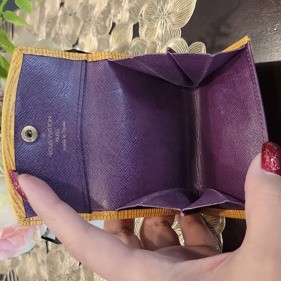 Authentic Louis Vuitton Epi card wallet - Picture 8 of 10